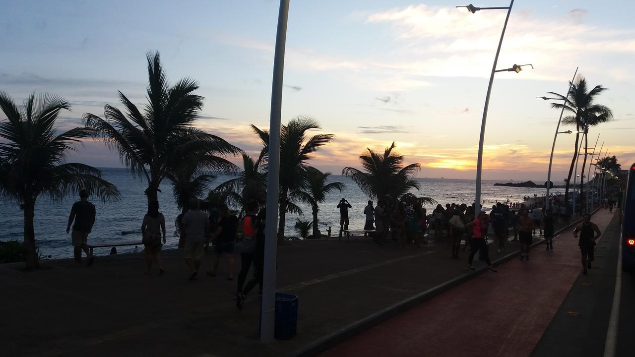 Studio Lateral vista mar Barra cama de casal Netflix Salvador de Bahía Exterior foto